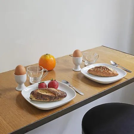 Apartment Comfortable Parisian 2mins From Metro Line 7 *