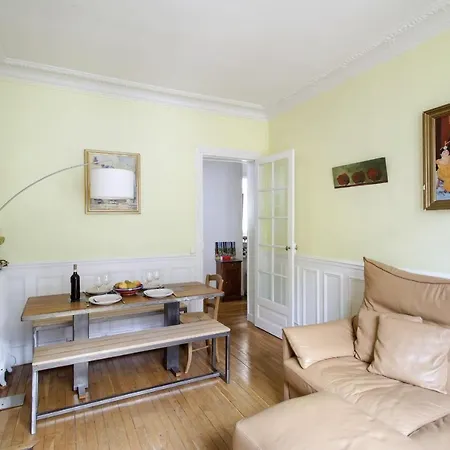 公寓 Comfortable Parisian 2mins From Metro Line 7 巴黎