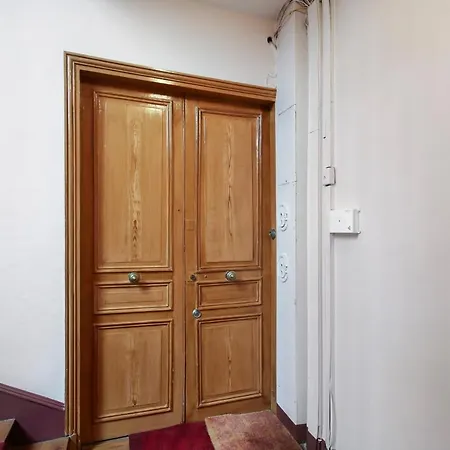 公寓 Comfortable Parisian 2mins From Metro Line 7 巴黎